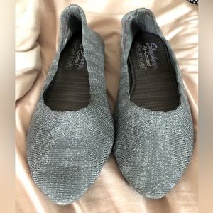 Sketchers women’s size 7 knit/stretch memory foam flats, gray